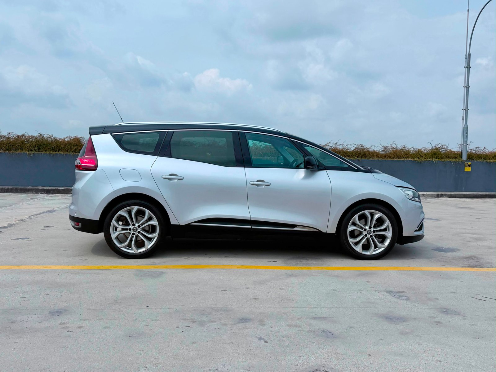 Renault Grand Scenic 1.5 dCi photo 4